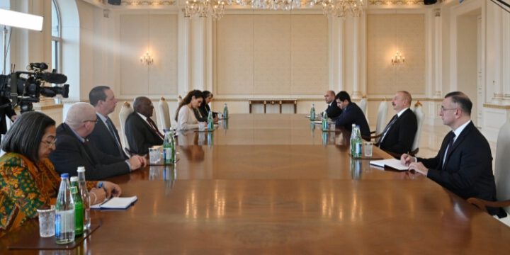 President Ilham Aliyev received delegation led by Vice-President of Cuba