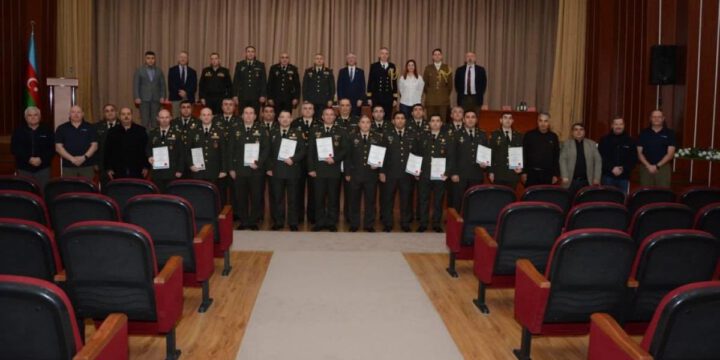 Azərbaycanlı hərbçilər Britaniya Müdafiə Nazirliyi tərəfindən təşkil olunan kursu başa vurublar