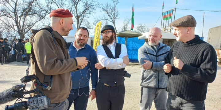 Foreign media representatives visit peaceful protest area on Azerbaijan`s Lachin-Khankendi road