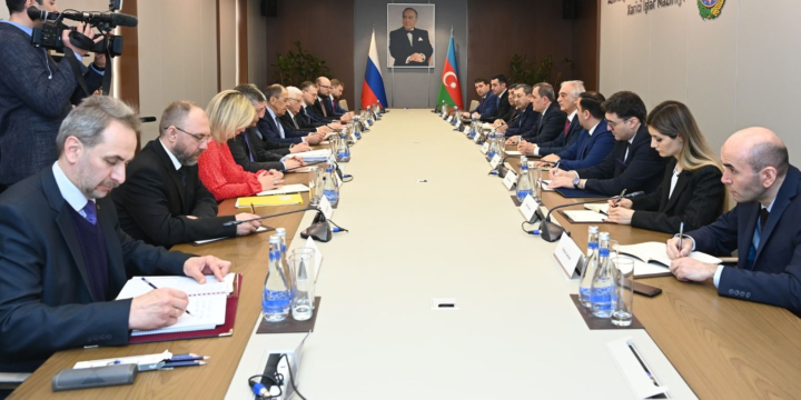 Azərbaycan və Rusiya XİN rəhbərlərinin geniş tərkibli görüşü başlayıb 