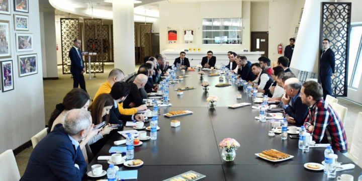 Azerbaijan’s Minister of Youth and Sports meets with local media representatives