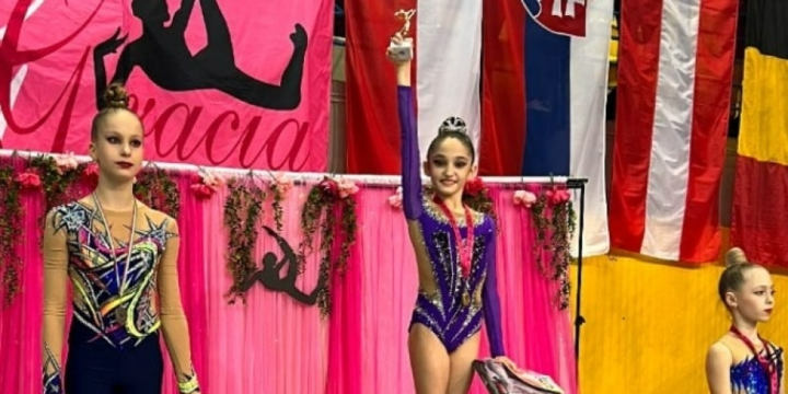 Bədii gimnastlarımız Macarıstanda uğurla çıxış ediblər