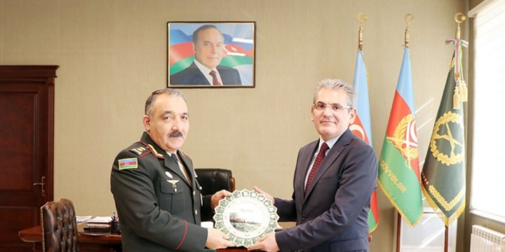 Azerbaijan, Turkiye discuss bilateral military cooperation