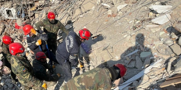 Azerbaijani rescuers recover dead bodies of 613 people in Turkiye after quake