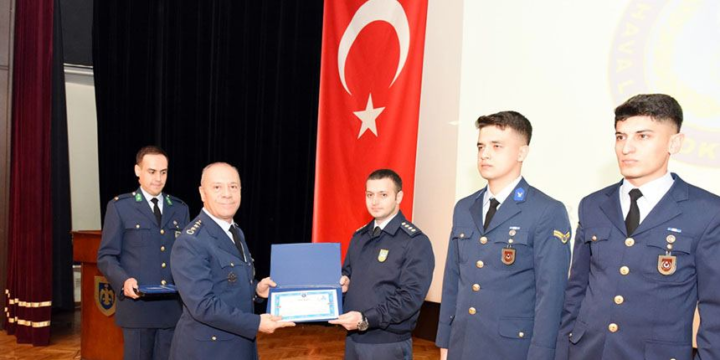 Hərbi qulluqçumuz Türkiyədə kursu birinciliklə bitirib