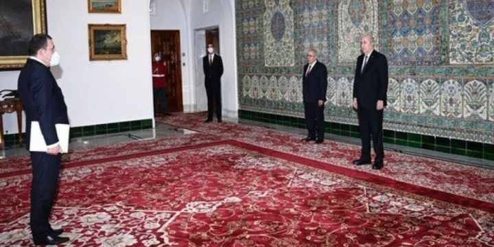 Azərbaycanın səfiri etimadnaməsini Əlcəzair Prezidentinə təqdim edib