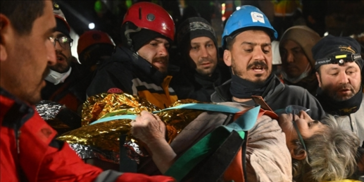 Möcüzə qurtarış: 222 saat dağıntılar altında qalan qadın xilas edilib