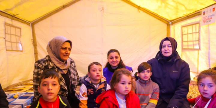 Azərbaycan könüllülərinin zəlzələ bölgəsindəki növbəti günü