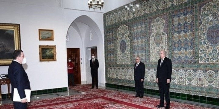 Azerbaijan`s ambassador presents credentials to Algerian President