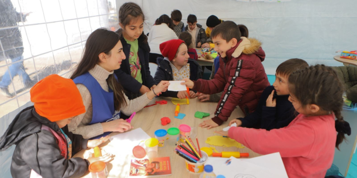 Azərbaycan könüllüləri Türkiyədə zəlzələ bölgəsində fəaliyyətini davam etdirir