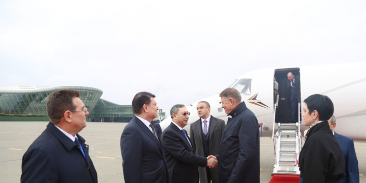 Romanian President Klaus Iohannis arrives in Azerbaijan for official visit