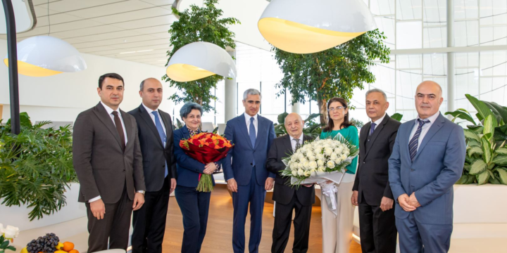 Ömər Eldarova “Əmək” ordeni təqdim olunub