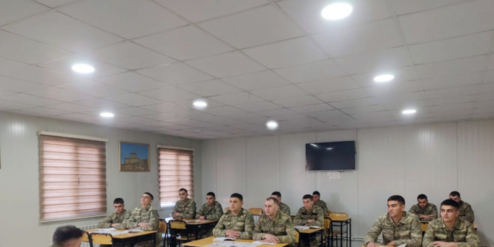 Azərbaycan Ordusunda ictimai-siyasi hazırlıq məşğələləri keçirilir