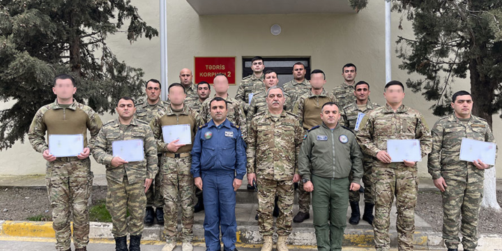 Pilotsuz uçuş aparatları kursunu bitirənlərə sertifikatlar təqdim olunub