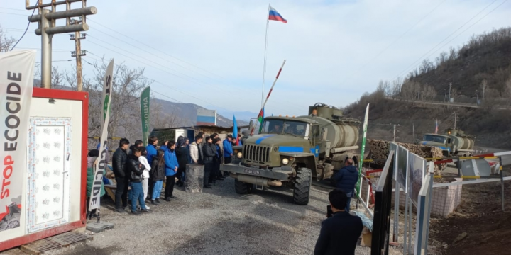 Lachin-Khankendi road: Tank trucks of Russian peacekeepers move without hindrance through protest area