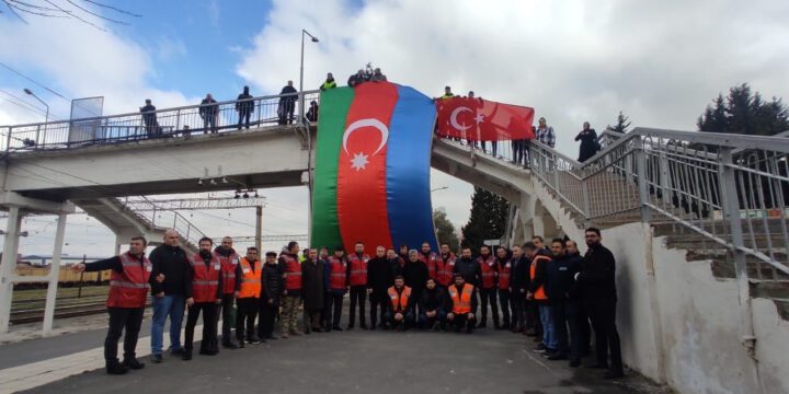 Biləcəri dəmir yolu stansiyasından Türkiyəyə 25 konteynerdən ibarət humanitar yük yola salınıb