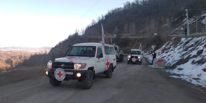 BQXK-ya məxsus 8 avtomobilin aksiya ərazisindən keçidinə şərait yaradılıb 