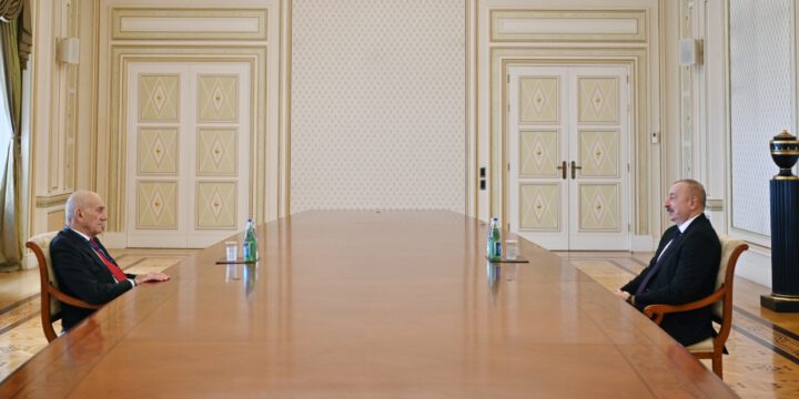 Prezident İlham Əliyev İsrailin sabiq Baş nazirini qəbul edib