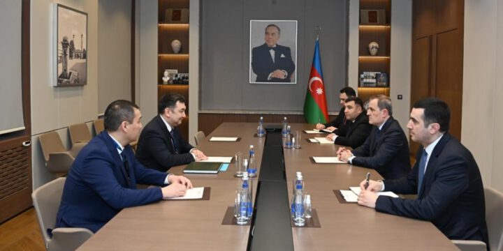 Azerbaijan, Kazakhstan mull cooperation in information and social security