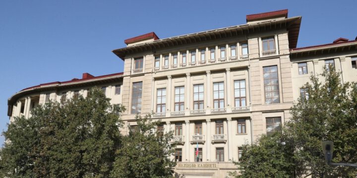 Baş nazir Əli Əsədov Çinin yeni Baş nazirini təbrik edib