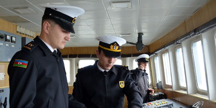 Hərbi İnstitutun kursantları ilə praktiki təlim keçirilib