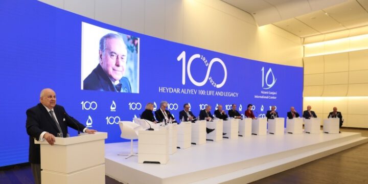 Bakı Forumu çərçivəsində “Qlobal liderlərin Heydər Əliyev irsinə ehtiramı” mövzusunda iclas keçirilir