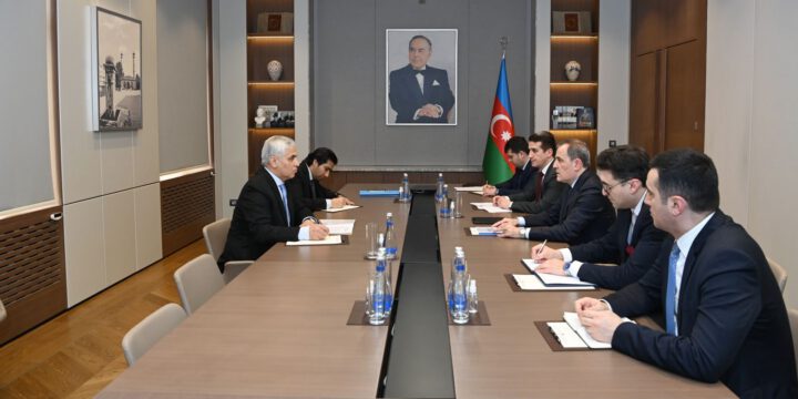 Ceyhun Bayramov İƏT-in baş katibi ilə görüşüb