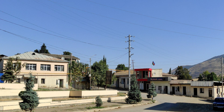 Azad edilmiş ərazilərdə işçi və hərbi kontingentin ehtiyaclarının ödənilməsi məqsədilə 24 layihə müəyyən edilib
