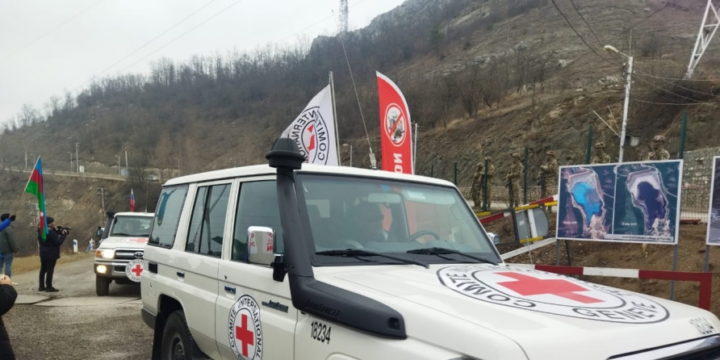 Lachin-Khankendi road: Seven ICRC vehicles passed freely through protest area