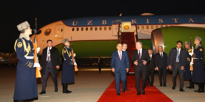 Uzbek President Shavkat Mirziyoyev arrives in Azerbaijan