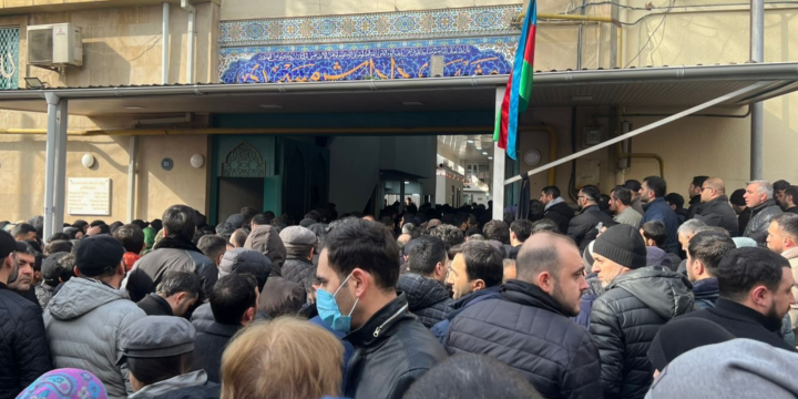 Hacı Şahinlə vida mərasimi keçirilir 