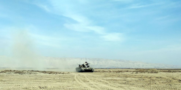 Azərbaycan Ordusunun tank bölmələrində döyüş hazırlığı yoxlanılıb