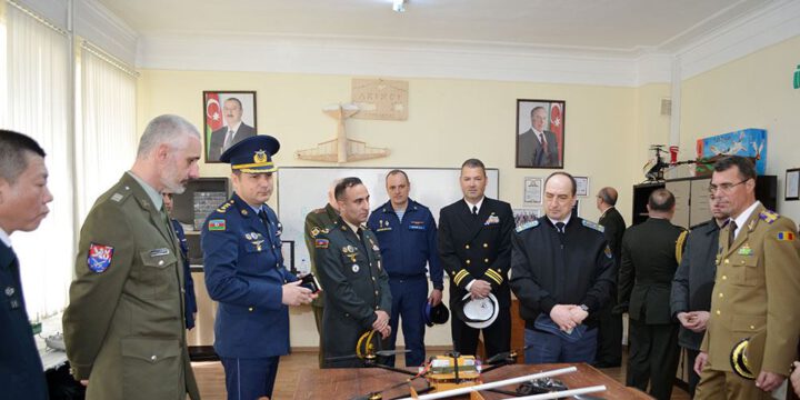Hərbi attaşelər Heydər Əliyev adına Hərbi İnstitutu ziyarət ediblər 