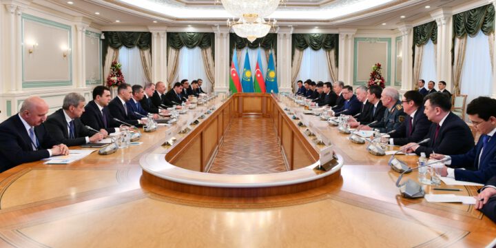 Azərbaycan və Qazaxıstan prezidentlərinin geniş tərkibdə görüşü olub