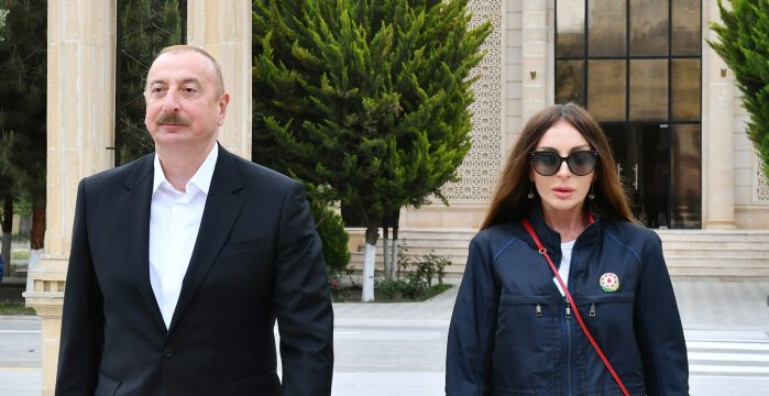 Prezident İlham Əliyev və Birinci xanım Mehriban Əliyeva Salyan rayonuna səfər ediblər