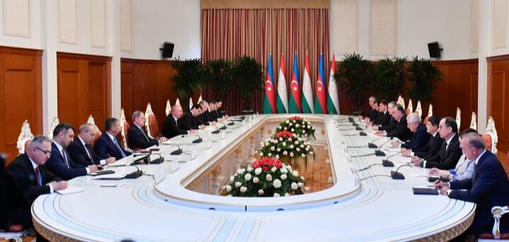 Presidents of Azerbaijan and Tajikistan held expanded meeting