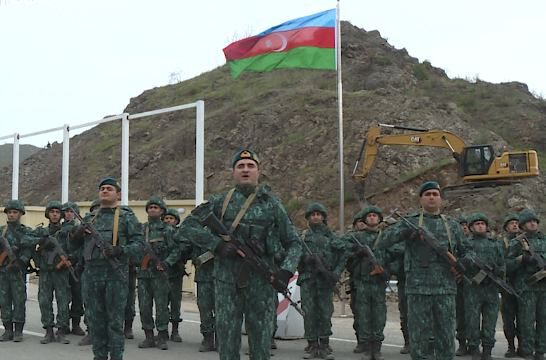 Laçın yolundakı nəzarət-buraxılış məntəqəsindən Prezident İlham Əliyevə məruzə olunub, Azərbaycan bayrağı ucaldılıb