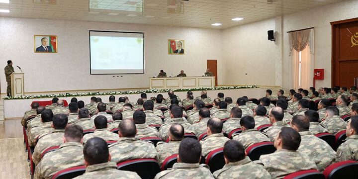 Hərbi hissələrdə birinci rübün nəticələrinə dair yekun iclas keçirilib 
