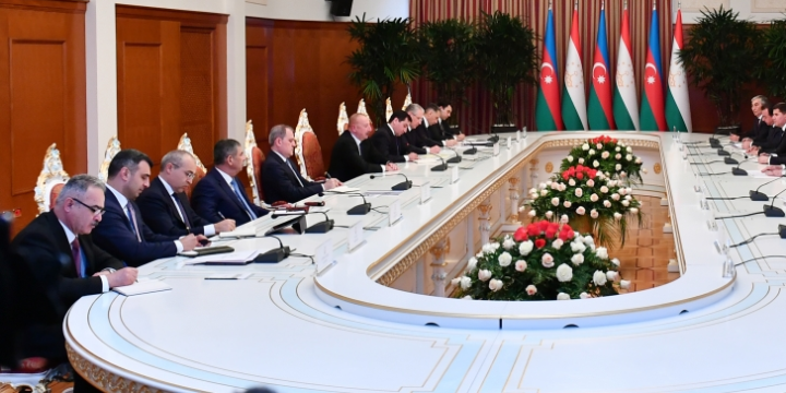 Azərbaycan və Tacikistan prezidentlərinin geniş tərkibdə görüşü başlayıb
