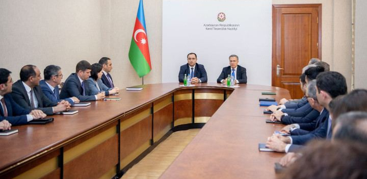 Yeni kənd təsərrüfatı naziri kollektivə təqdim olunub