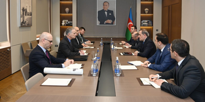 Ceyhun Bayramov ABŞ Dövlət Departamentinin baş müşavirini əsir götürülmüş hərbçilərimiz barədə məlumatlandırıb