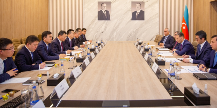 Azerbaijan`s Minister of Digital Development and Transport meets Shandong Port Group representatives