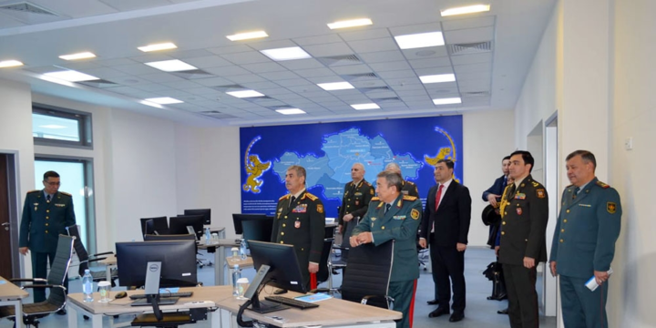 Azerbaijan, Kazakhstan discuss cooperation in military education