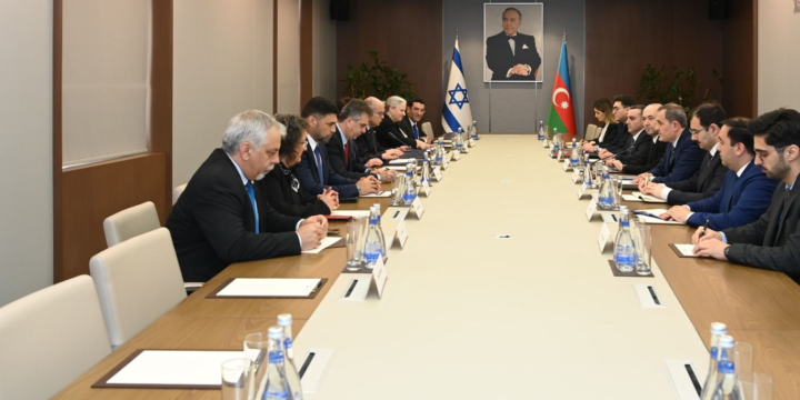 Azərbaycan və İsrail XİN rəhbərlərinin geniş tərkibli görüşü keçirilir