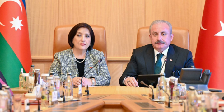 Azərbaycan və Türkiyə parlamentləri arasında əməkdaşlıq haqqında saziş imzalanıb