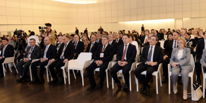 Bakıda görkəmli oftalmoloq-alim Zərifə Əliyevanın 100 illik yubileyinə həsr olunmuş beynəlxalq elmi-praktiki konfransın açılışı olub