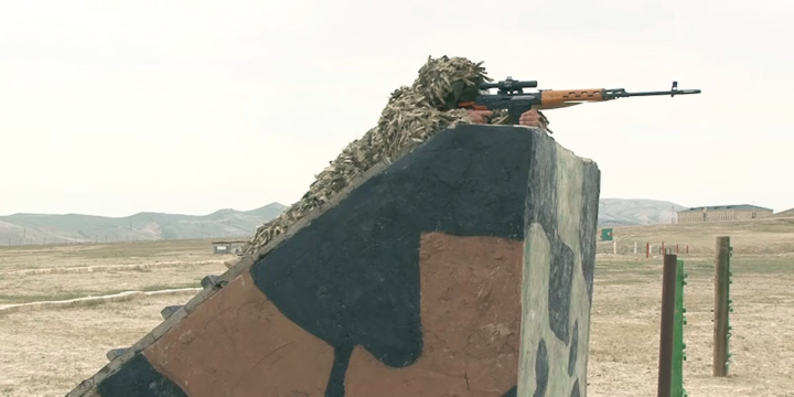 Azərbaycan Ordusunda snayperlərin yarışı keçirilir