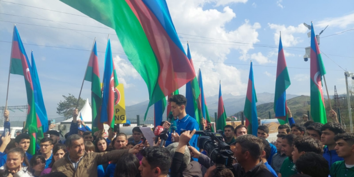 Azerbaijani eco-activists temporarily suspend their protest on Lachin-Khankendi road from 18:00 pm