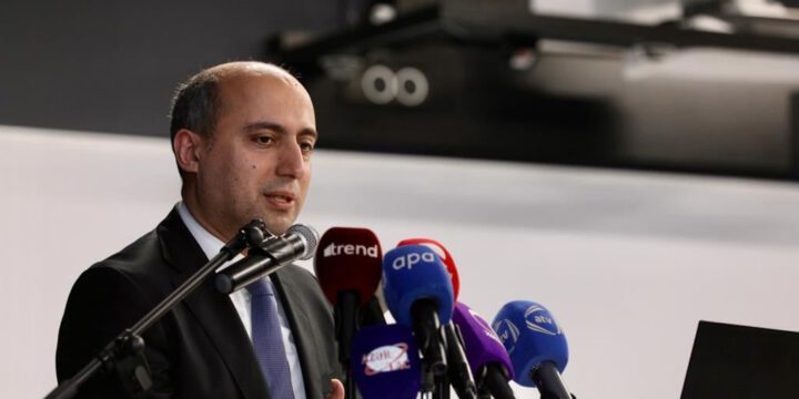 Emin Əmrullayev: Universitetlər və elmi-tədqiqat institutları bir-biri ilə əlaqəli fəaliyyət göstərmir