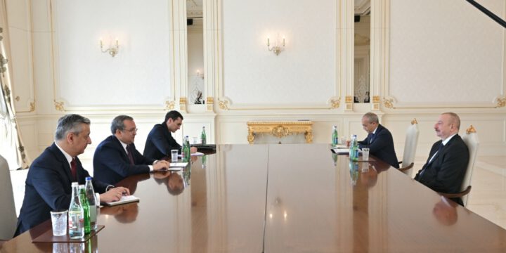 Prezident İlham Əliyev Özbəkistanın “Uzavtosanoat” Səhmdar Cəmiyyətinin İdarə Heyətinin sədrini qəbul edib